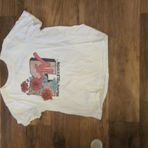 MTV rose cream shirt
